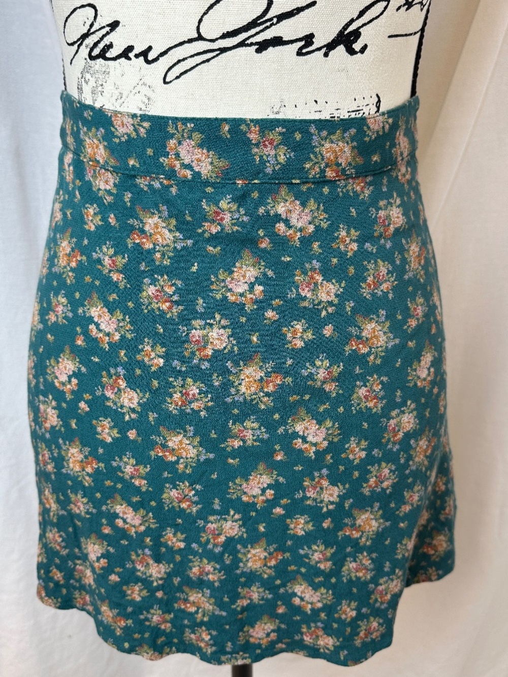 American Eagle Mini Skirt Wrap-A-Round Size Large